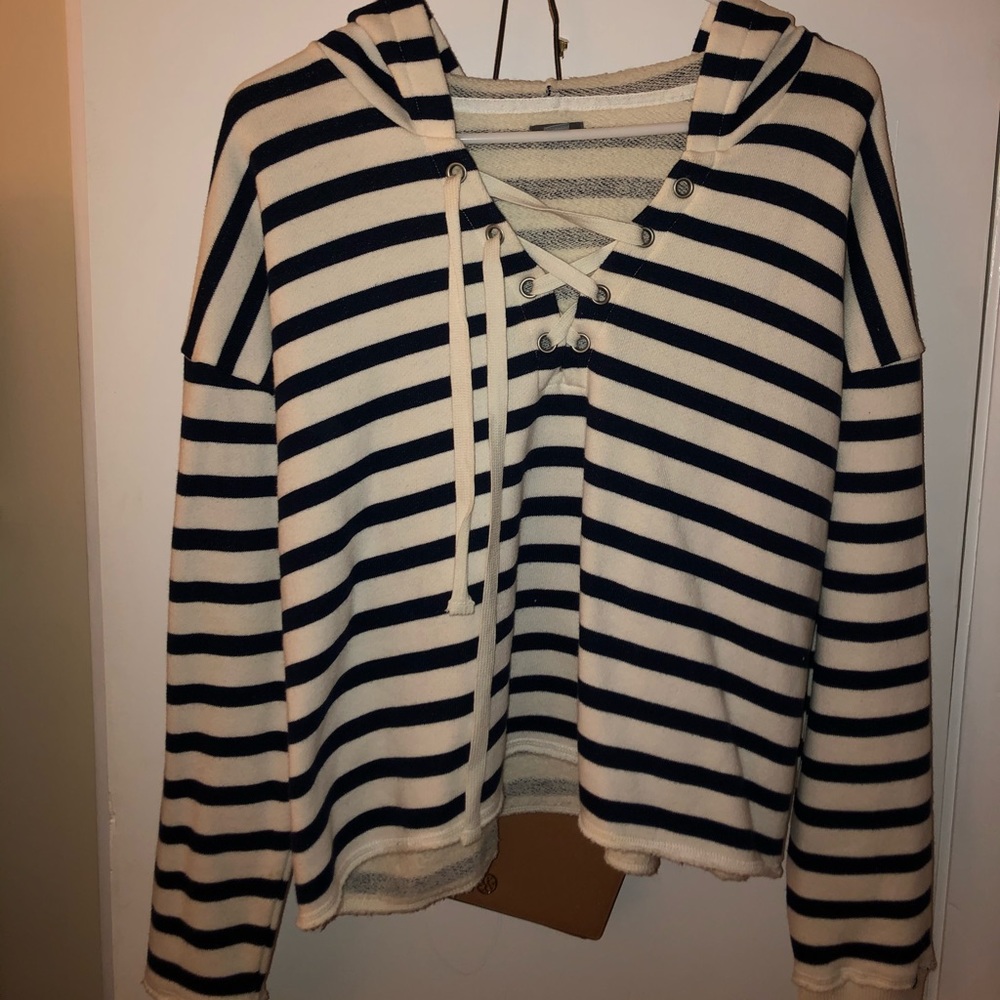 American Eagle sweatshirt